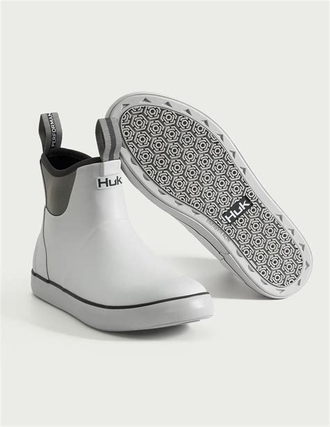 Rogue Wave Deck Boots in White .